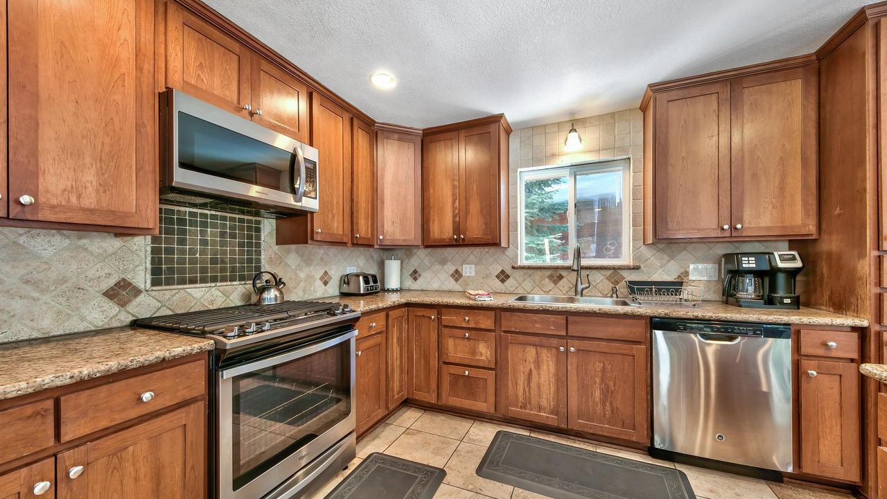 Photo of Kitchen in Round Hill Village