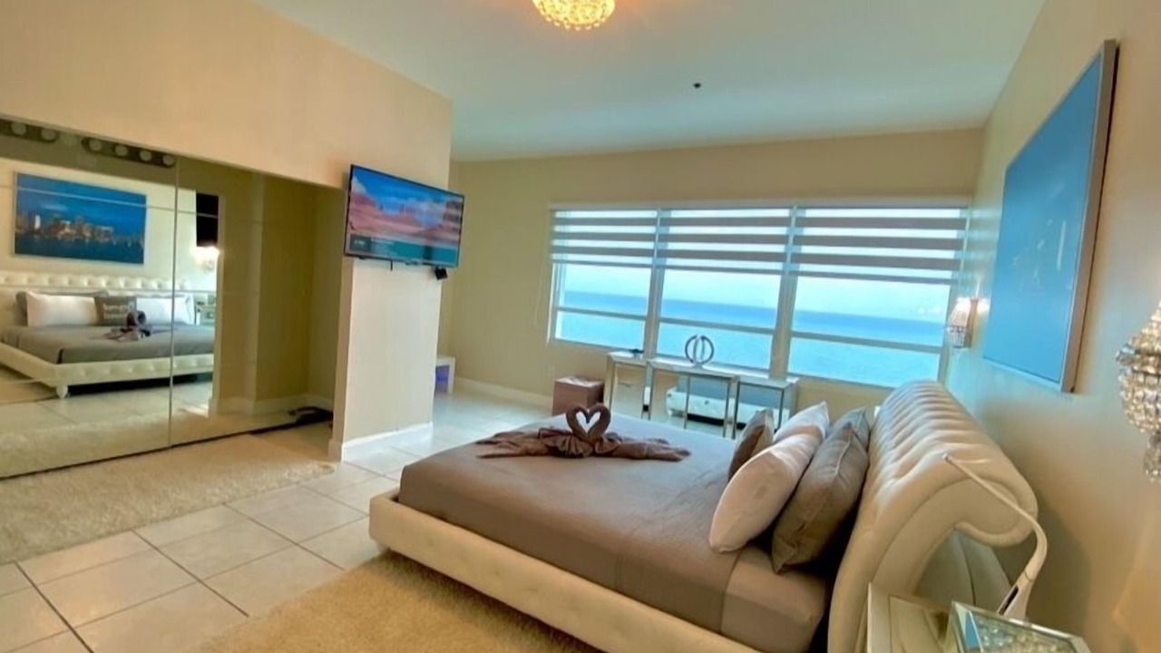 Photo of Bedroom in Mid Beach