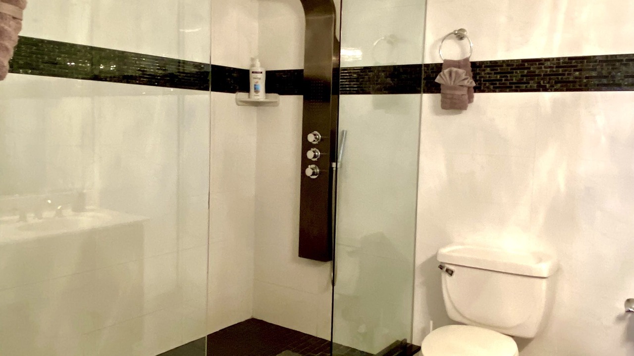 Photo of Bathroom in Mid Beach
