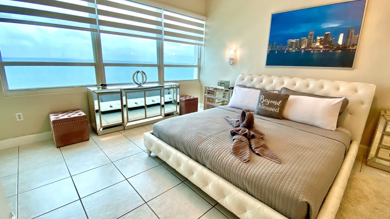 Photo of Bedroom in Mid Beach