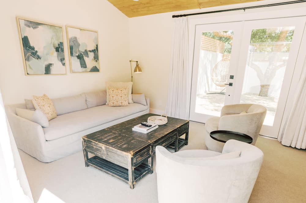 Photo of Livingroom in Malibu