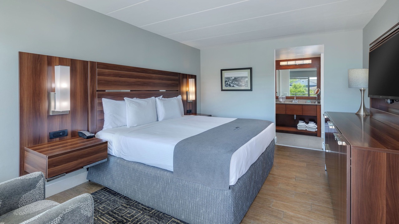 Photo of Bedroom in Country Club Estates