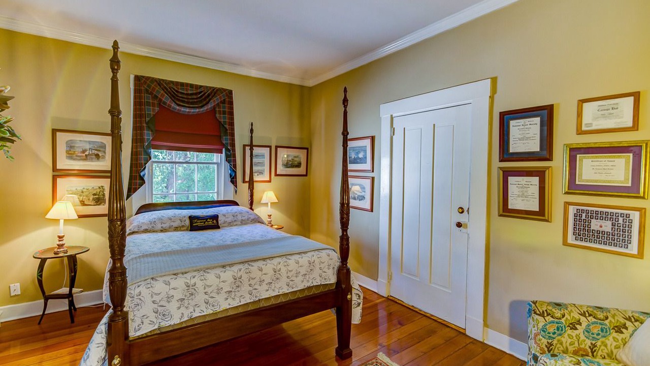Photo of Bedroom in Vicksburg