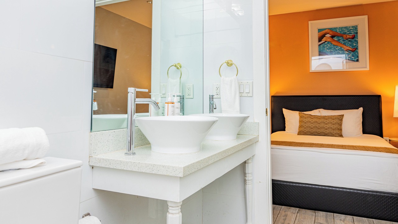 Photo of Bathroom in Mid Beach