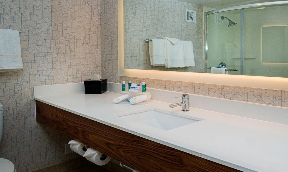 Photo of Bathroom in Northwest Anaheim