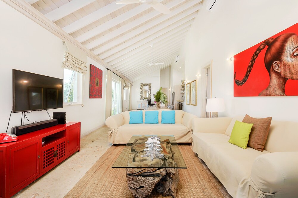 Photo of Livingroom in North Palmetto Point