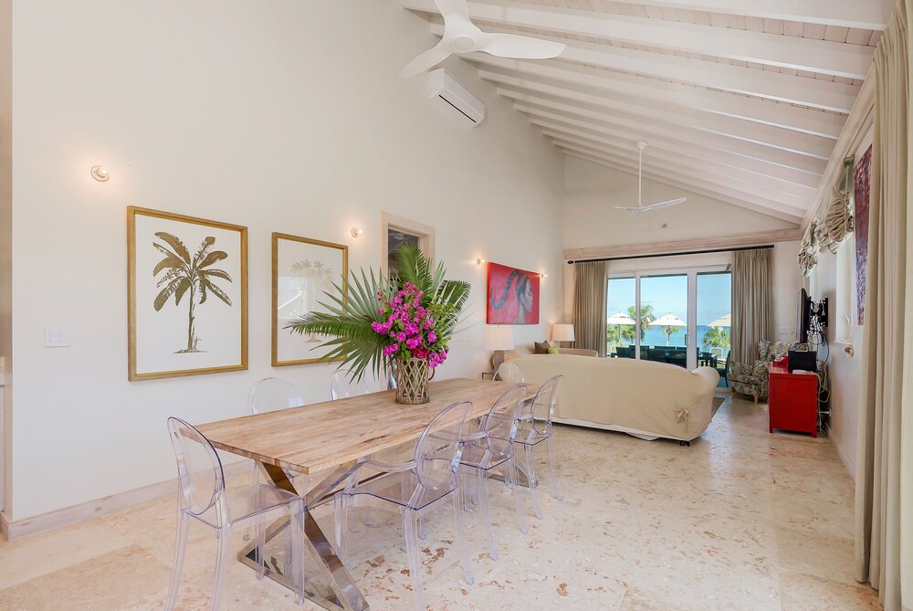Photo of Livingroom in North Palmetto Point