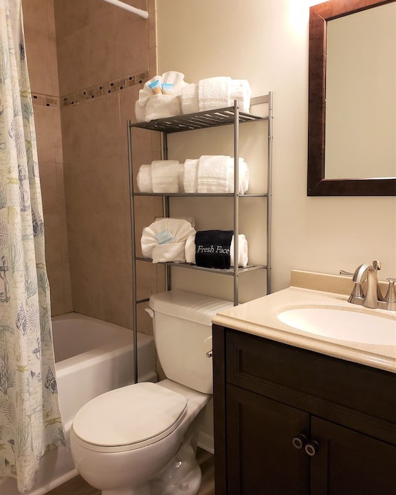 Photo of Bathroom in Orange Beach East