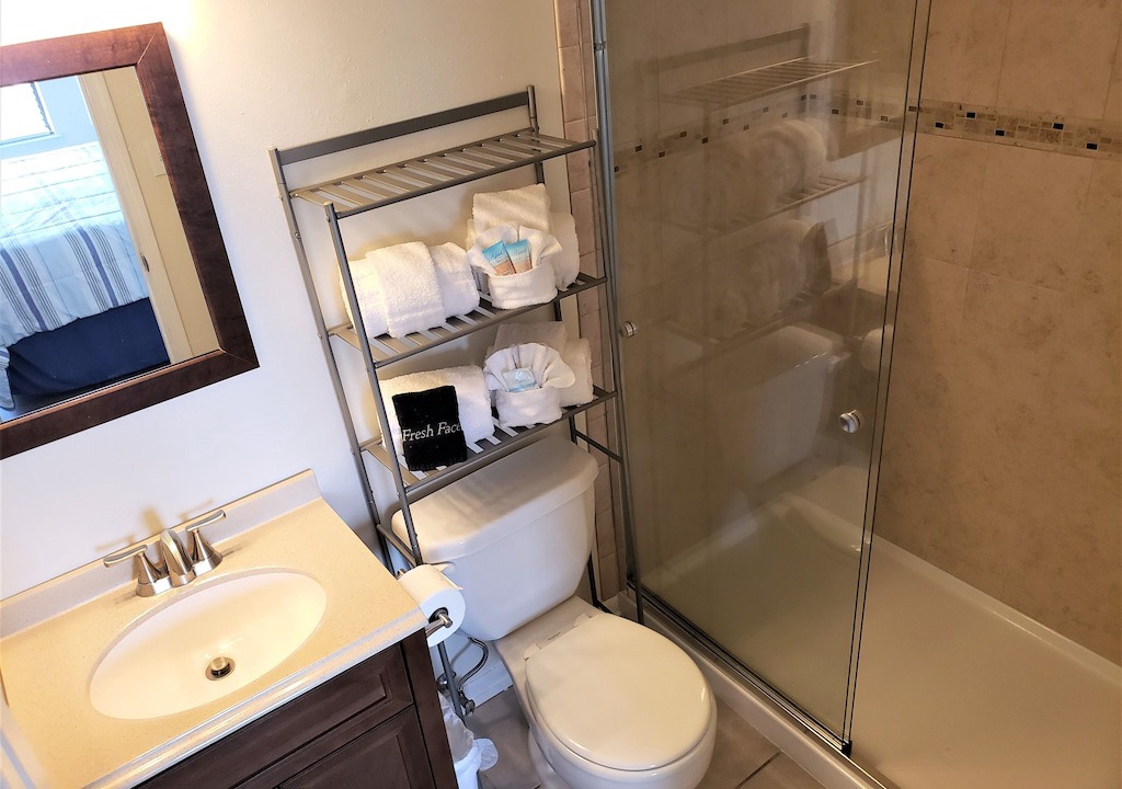 Photo of Bathroom in Orange Beach East