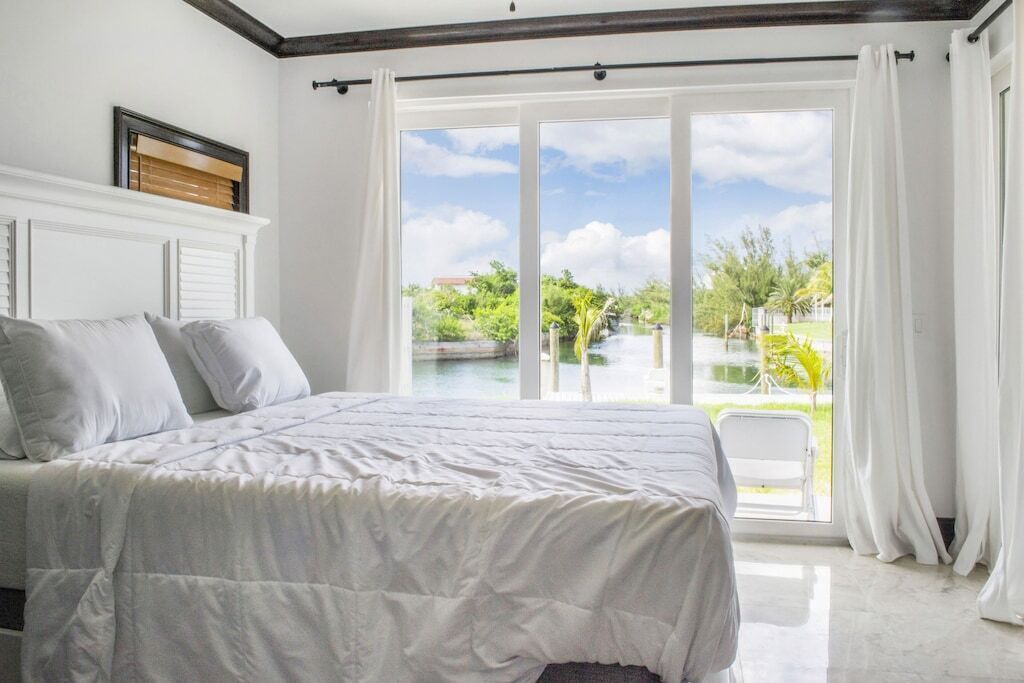 Photo of Bedroom in Bahamas Terrace