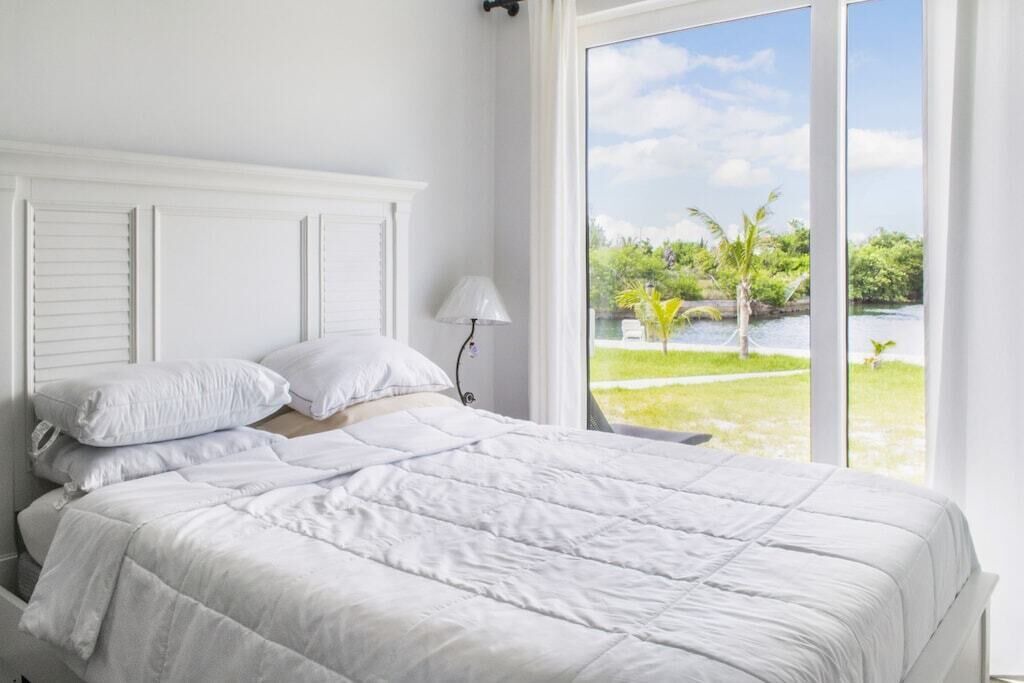Photo of Bedroom in Bahamas Terrace