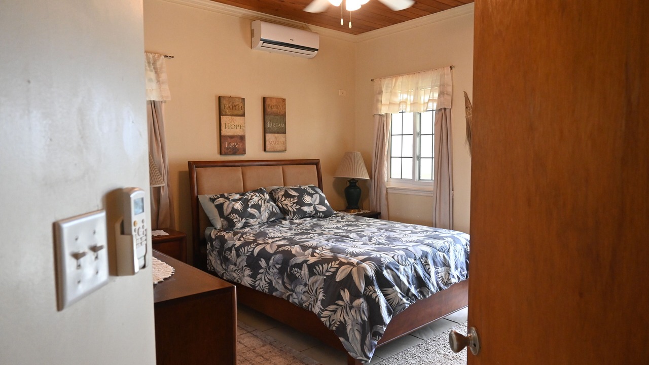 Photo of Bedroom in Tarpum Bay