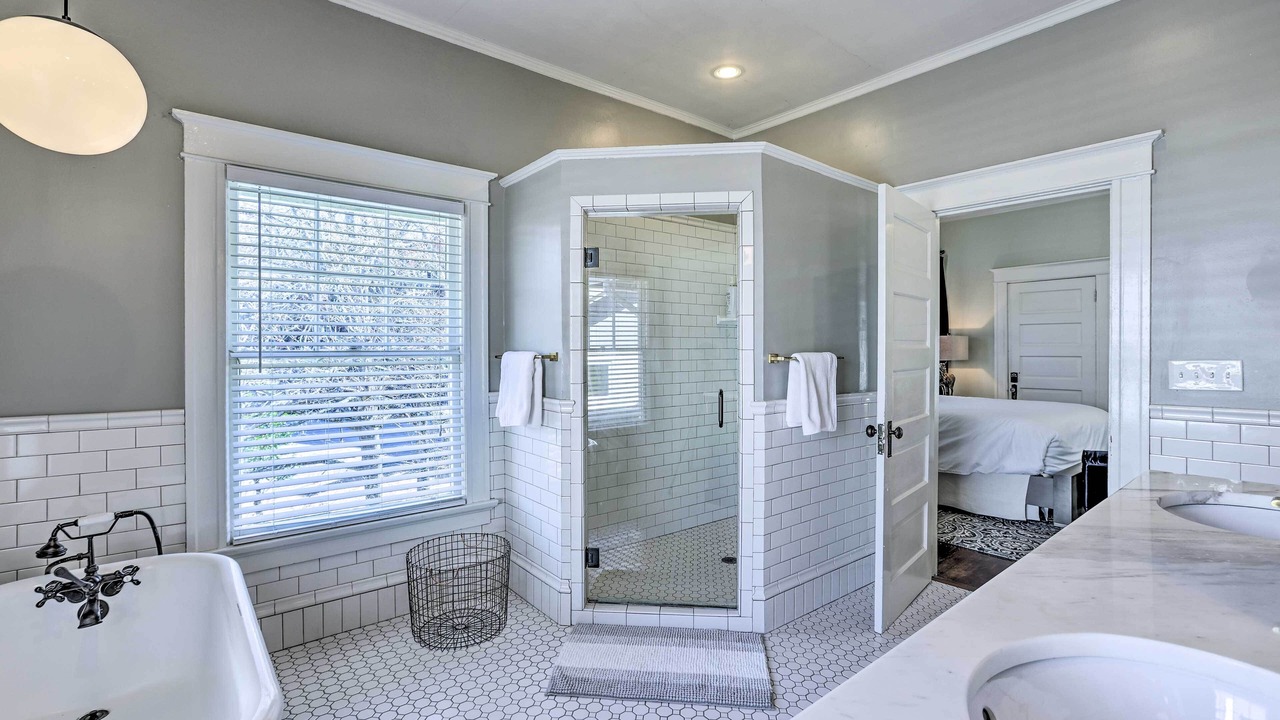 Photo of Bathroom in Crestline Heights