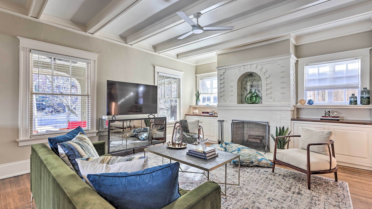 Photo of Livingroom in Crestline Heights