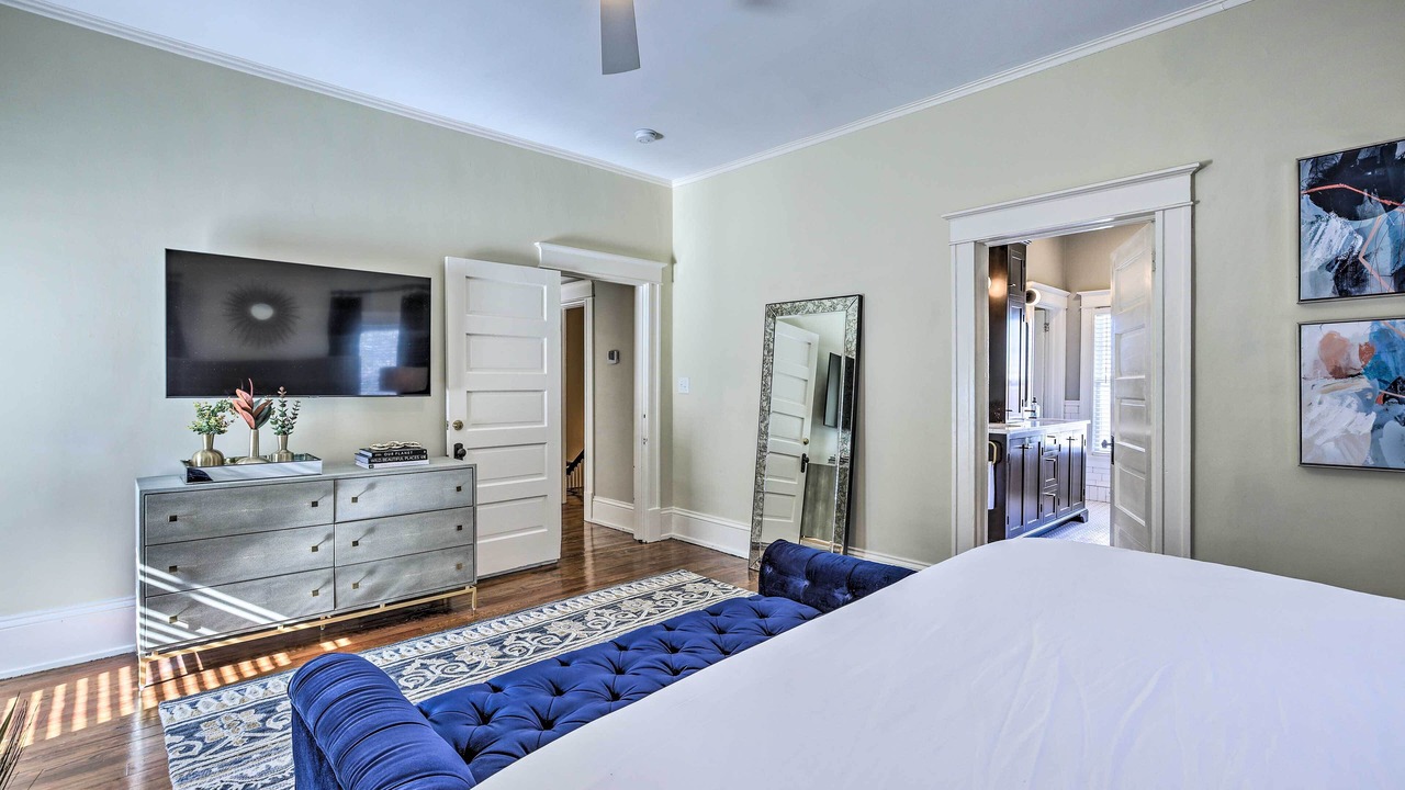 Photo of Bedroom in Crestline Heights