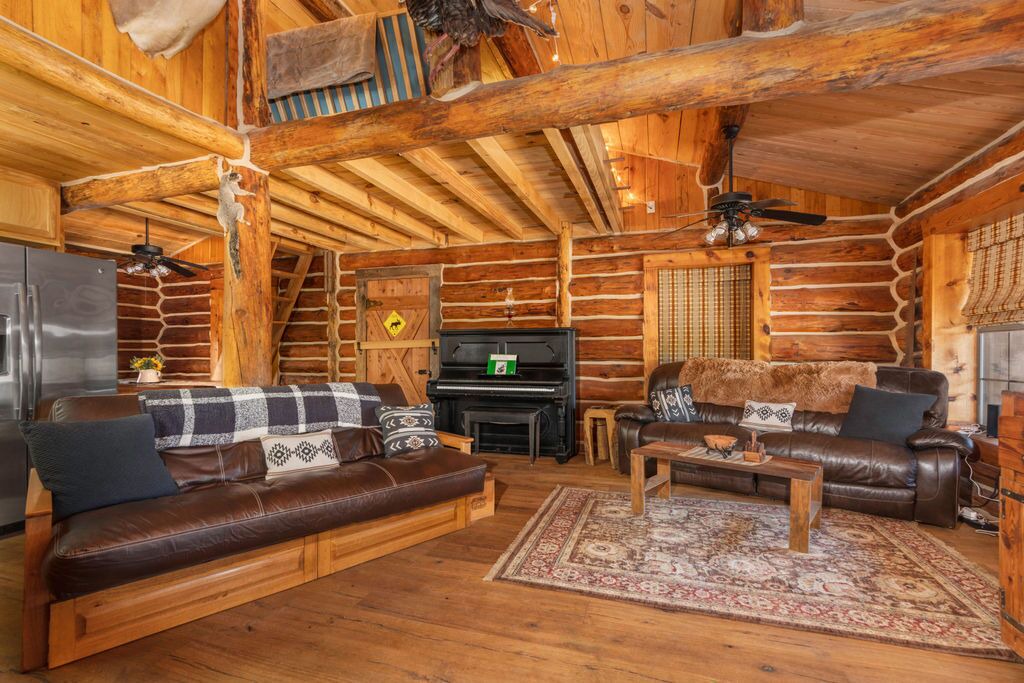 Photo of Livingroom in Pine Level