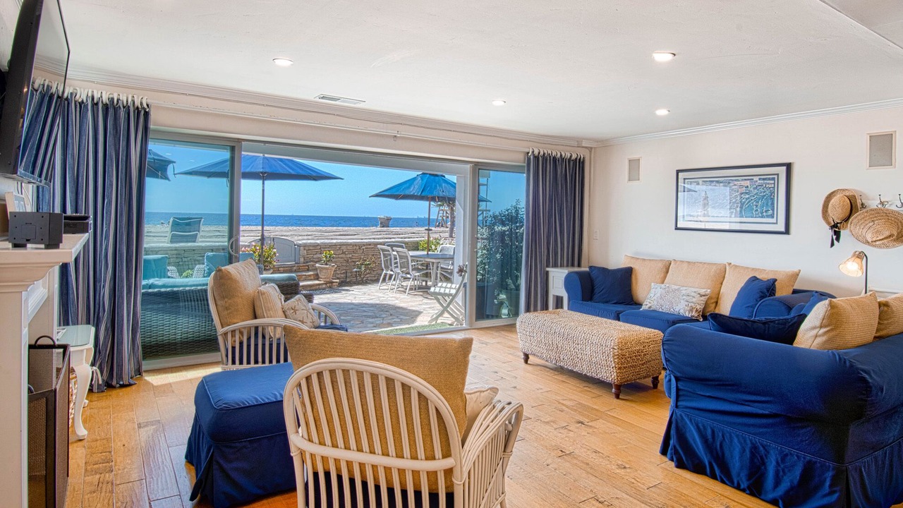 Photo of Livingroom in Santa Ana Heights