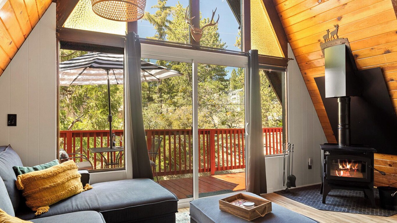 Photo of Livingroom in Arrowbear Lake