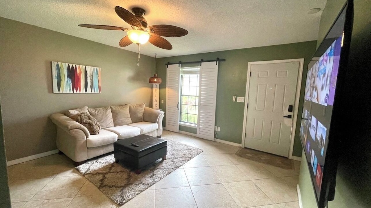 Photo of Livingroom in North Northwest Pensacola