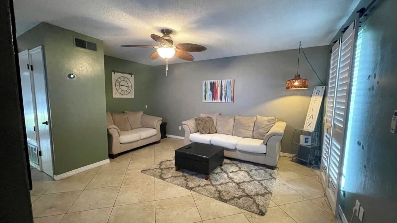 Photo of Livingroom in North Northwest Pensacola