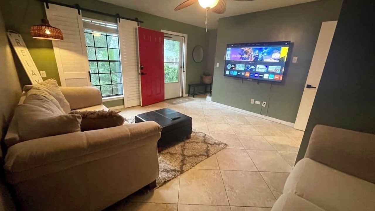 Photo of Livingroom in North Northwest Pensacola