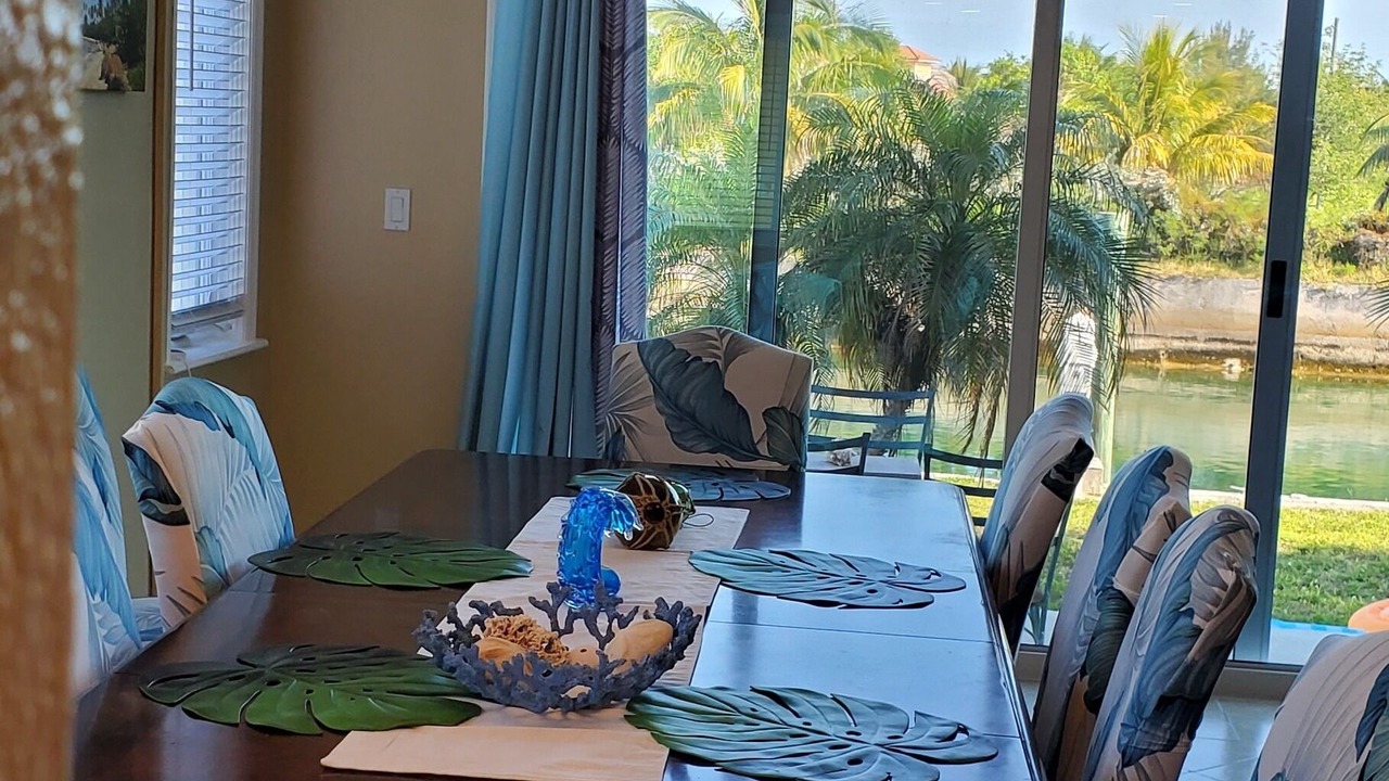 Photo of Bedroom in Bahamas Terrace