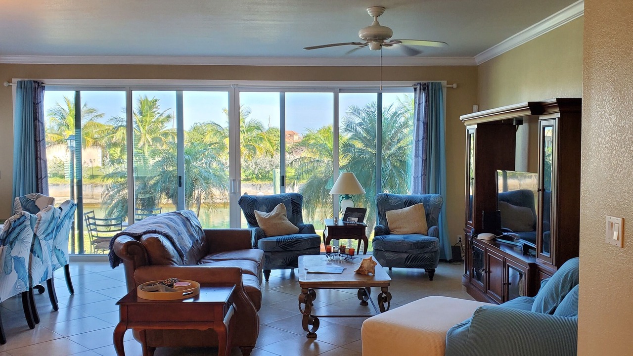 Photo of Livingroom in Bahamas Terrace