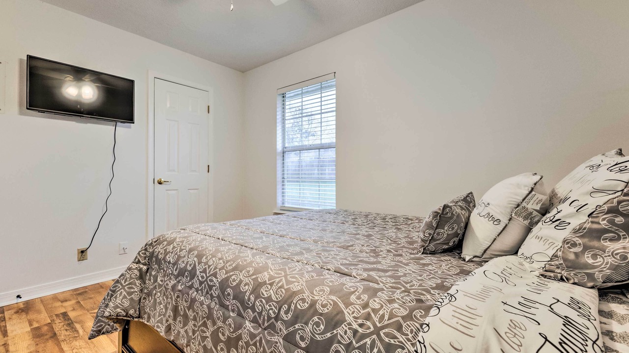 Photo of Bedroom in Gulf Hills