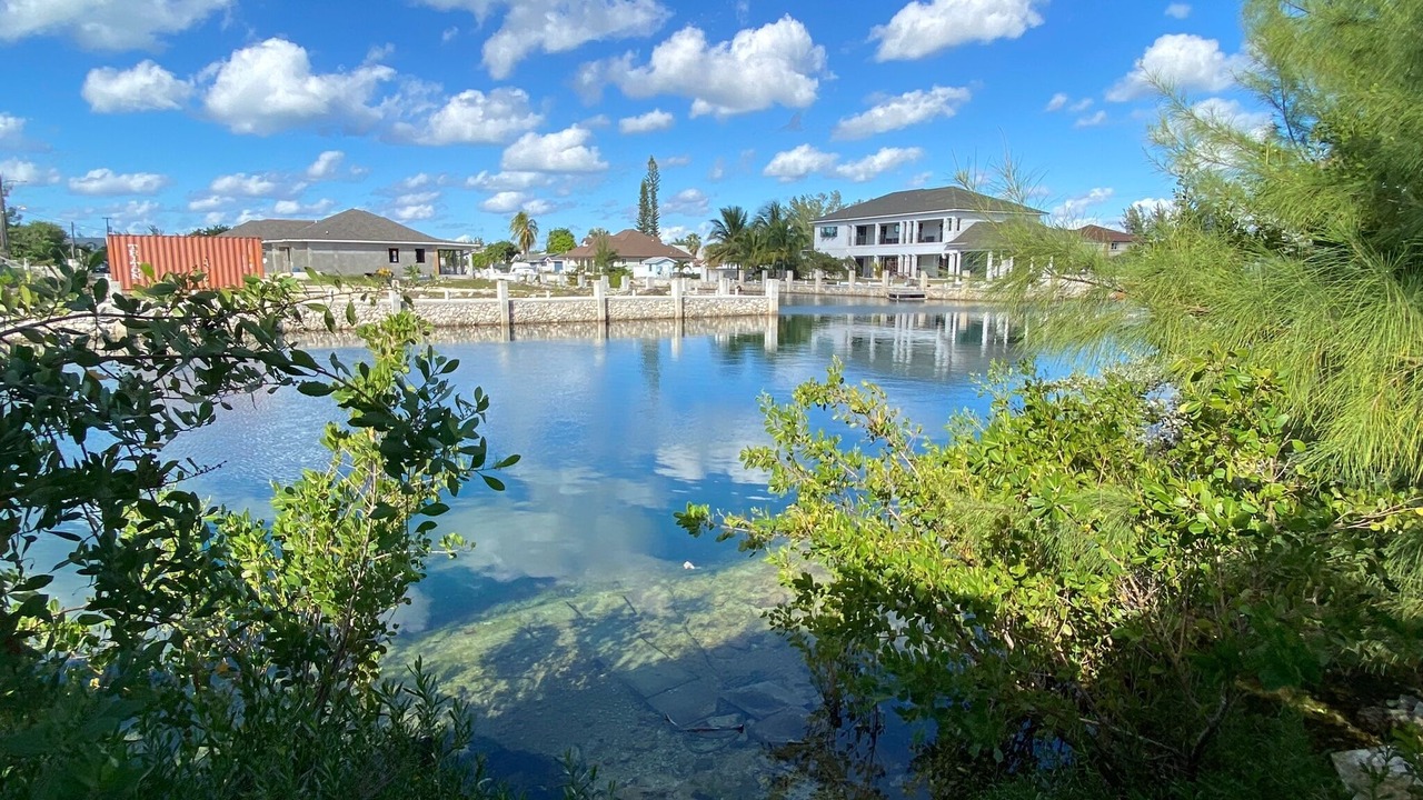 Photo of Outdoor in Coral Harbour