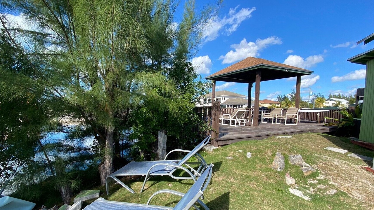 Photo of Patio Balcony in Coral Harbour
