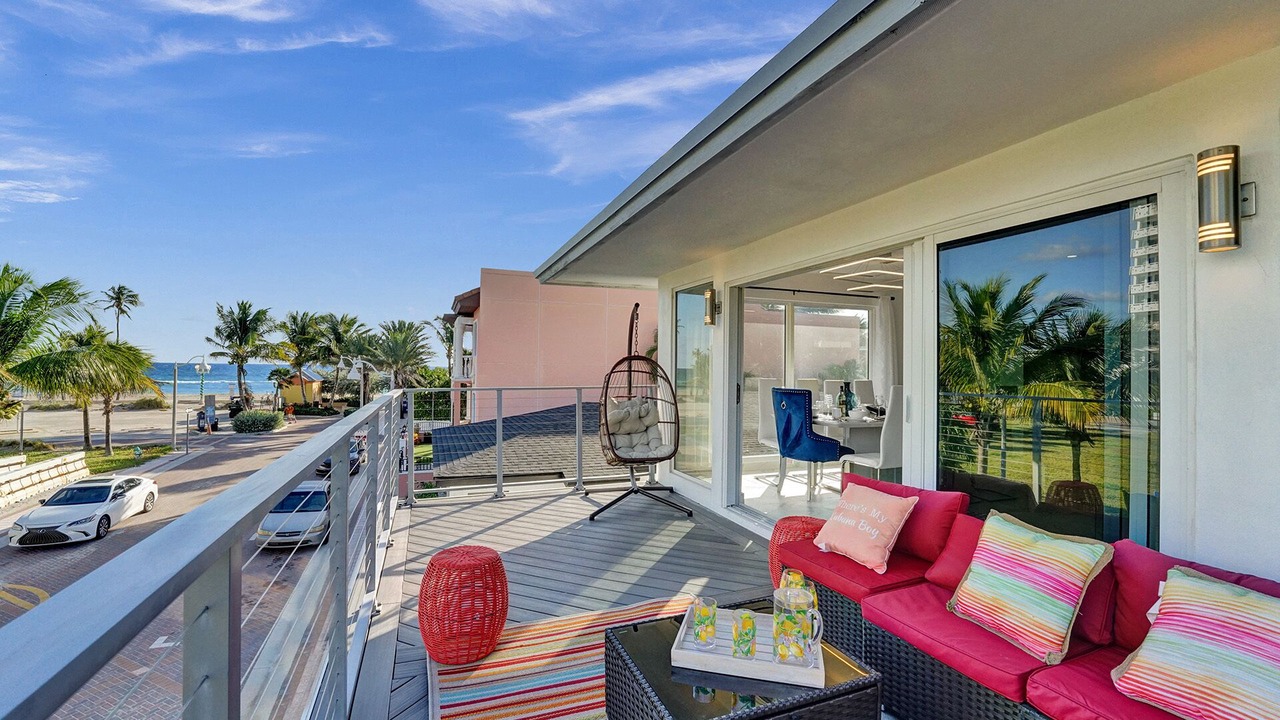 Photo of Patio Balcony in Hollywood