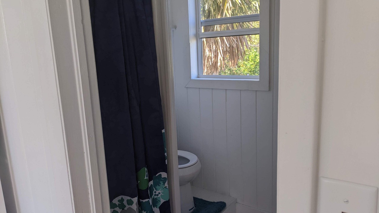 Photo of Bathroom in Green Turtle Cay