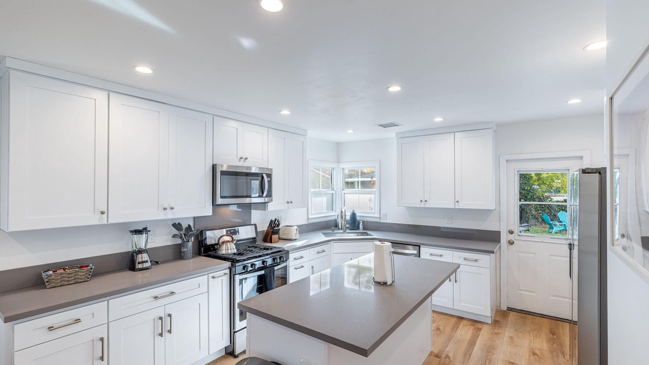 Photo of Kitchen in Encino