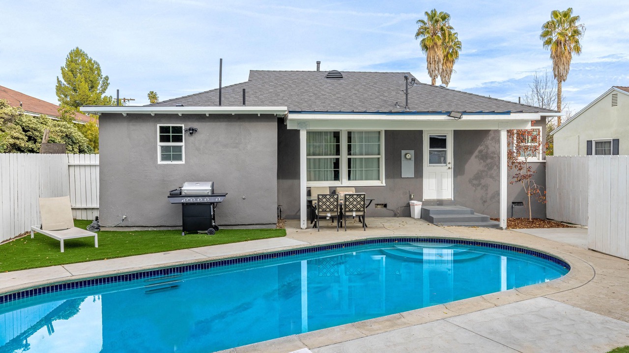Photo of Outdoor in Encino
