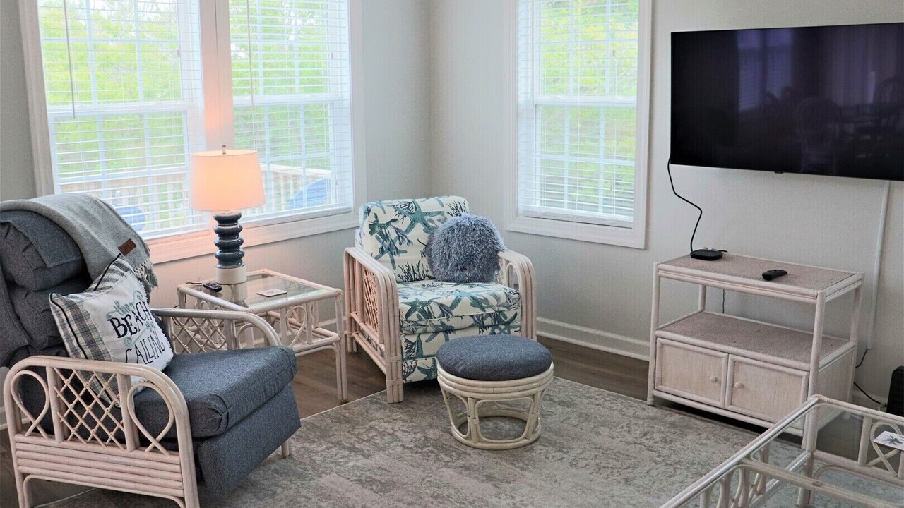 Photo of Livingroom in The Point