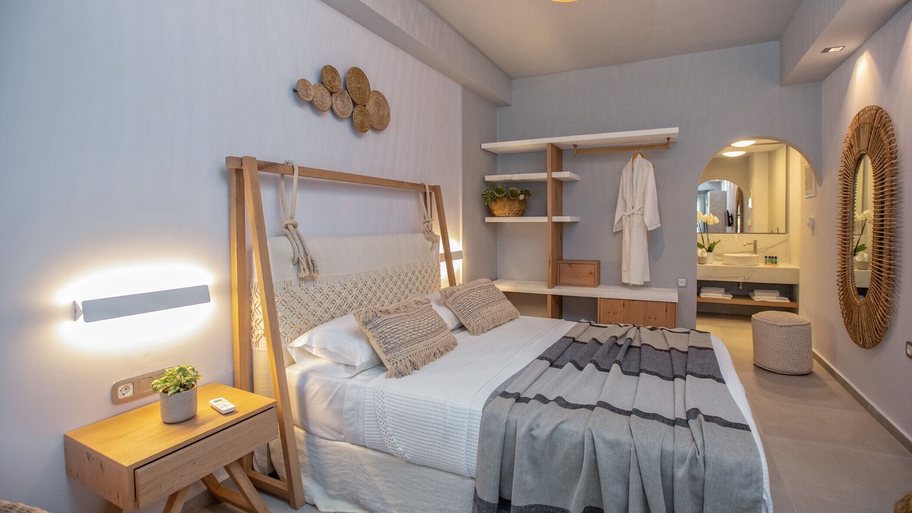Photo of Bedroom in Frourion