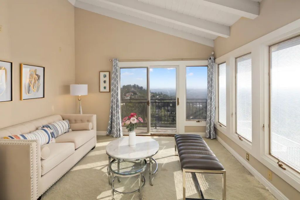 Photo of Livingroom in North Tustin