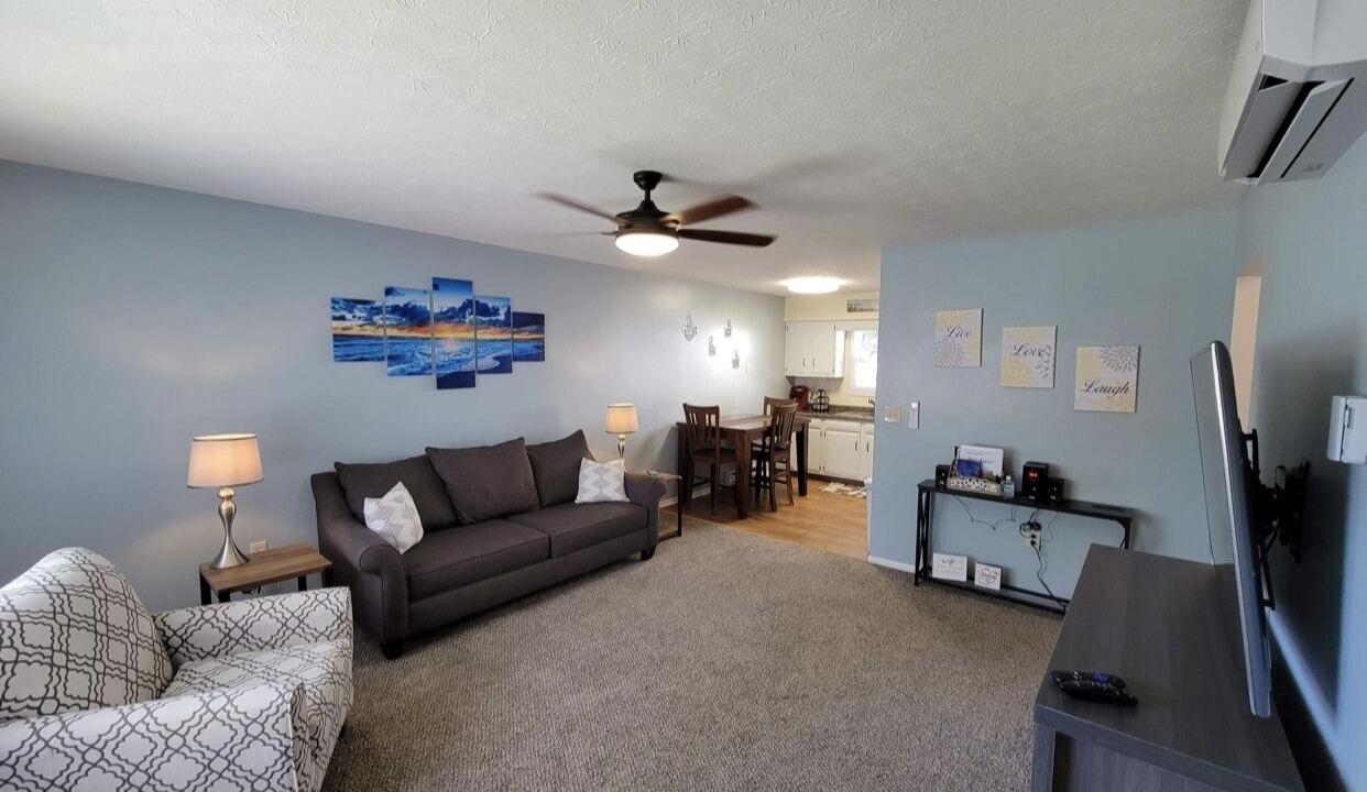 Photo of Livingroom in Conneaut