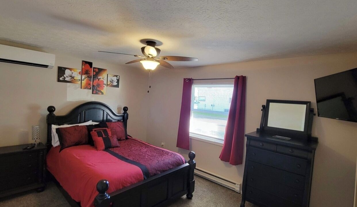 Photo of Bedroom in Conneaut