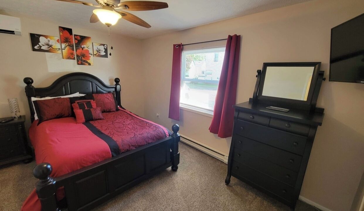 Photo of Bedroom in Conneaut