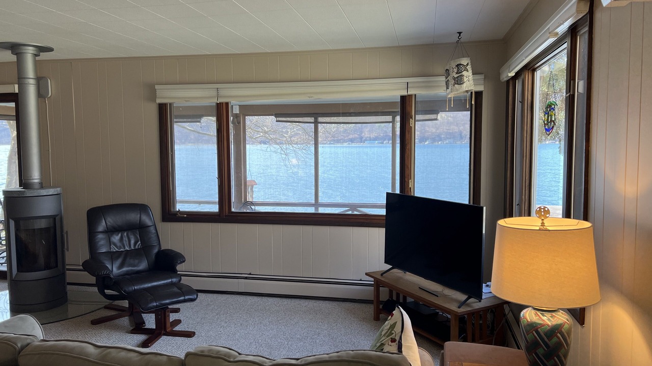 Photo of Bedroom in Holcomb