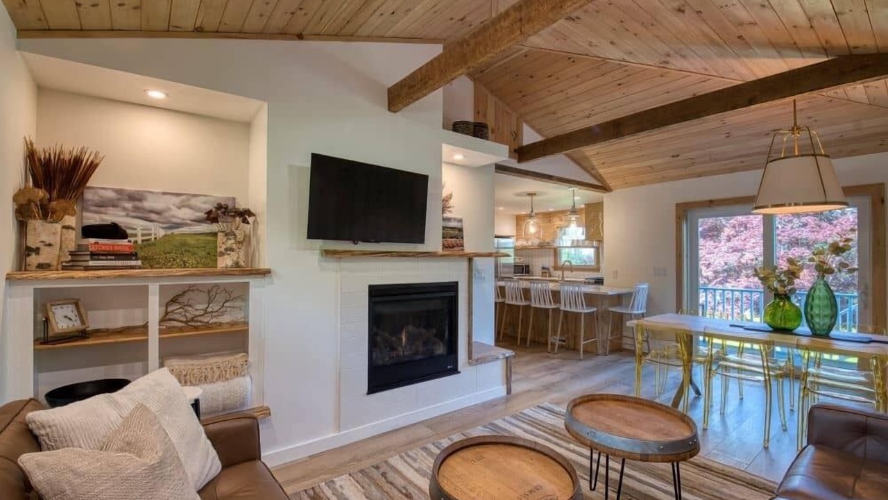 Photo of Livingroom in Seneca Falls
