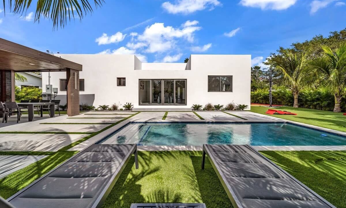 Photo of Outdoor in Golden Glades