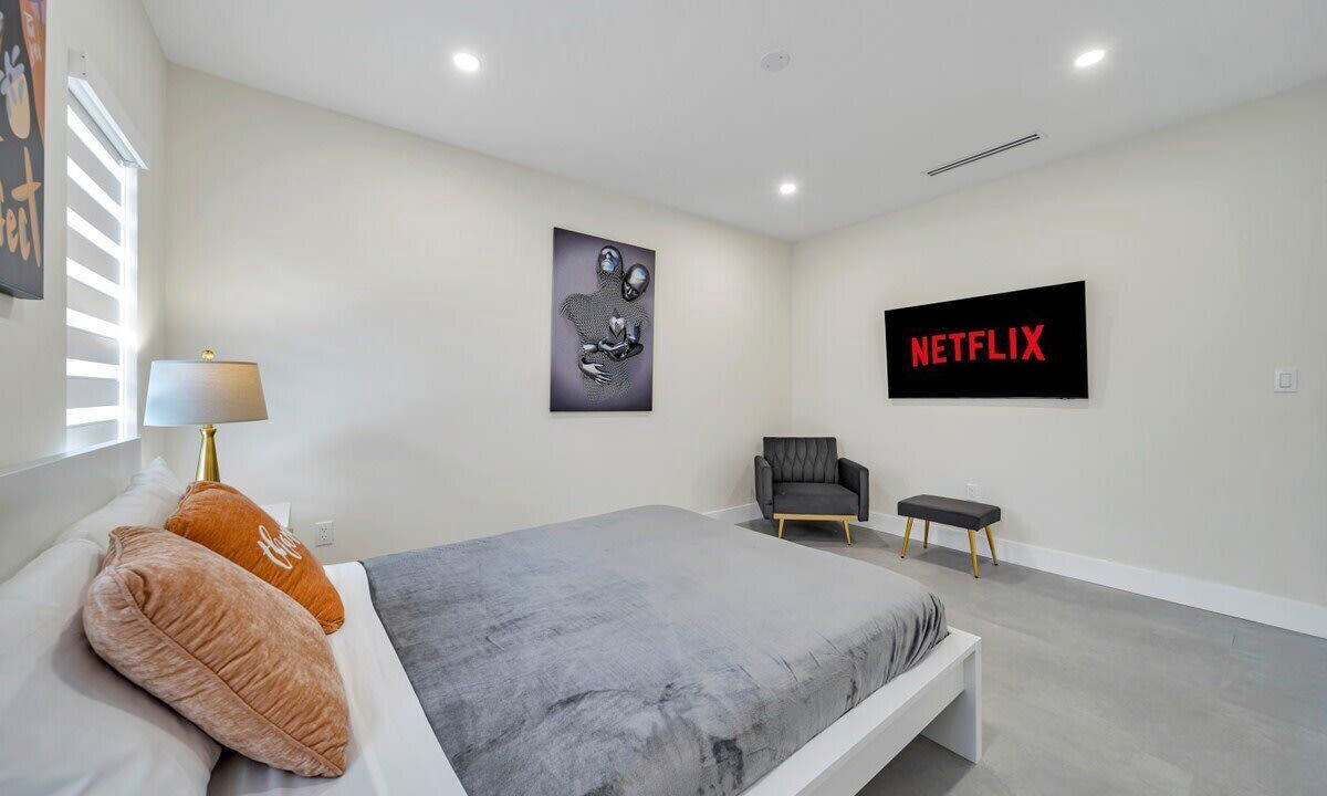 Photo of Bedroom in Golden Glades