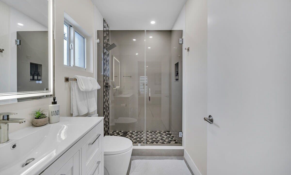 Photo of Bathroom in Golden Glades