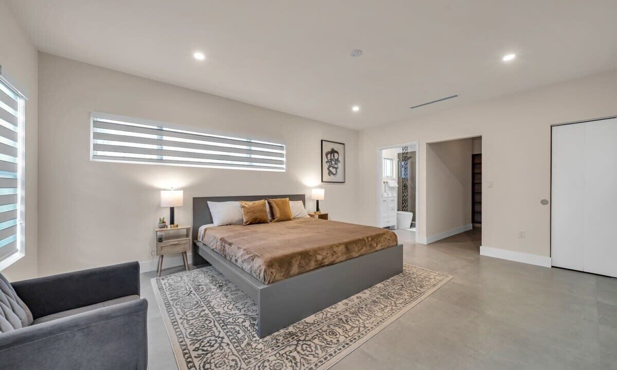 Photo of Bedroom in Golden Glades