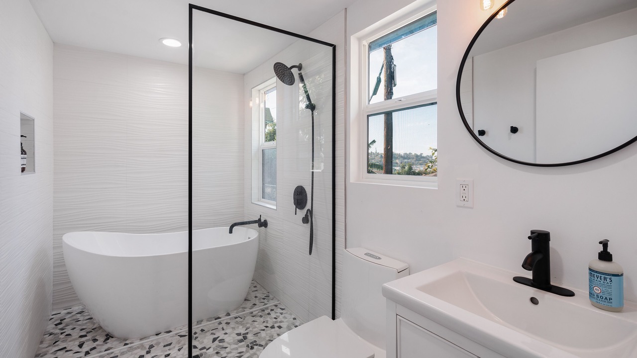 Photo of Bathroom in Los Angeles