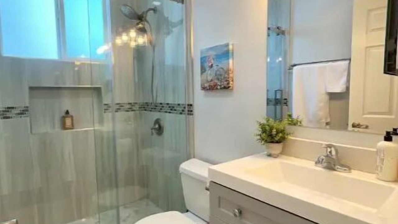 Photo of Bathroom in Midway City