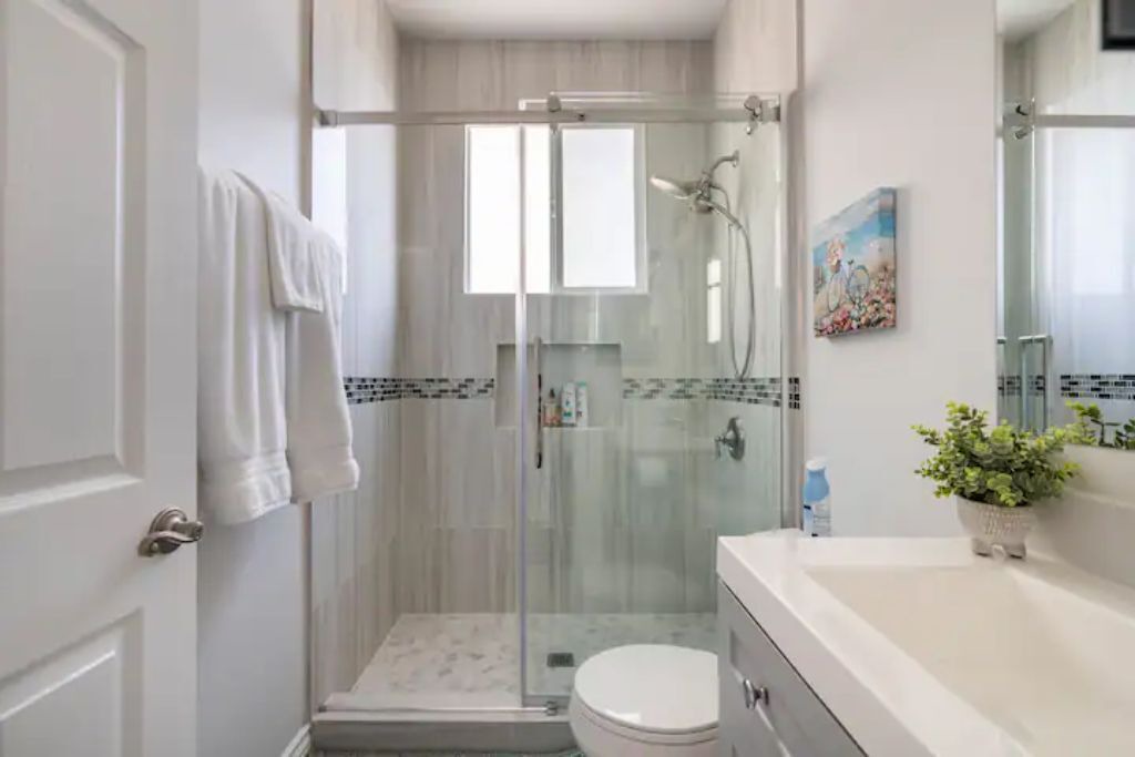 Photo of Bathroom in Midway City
