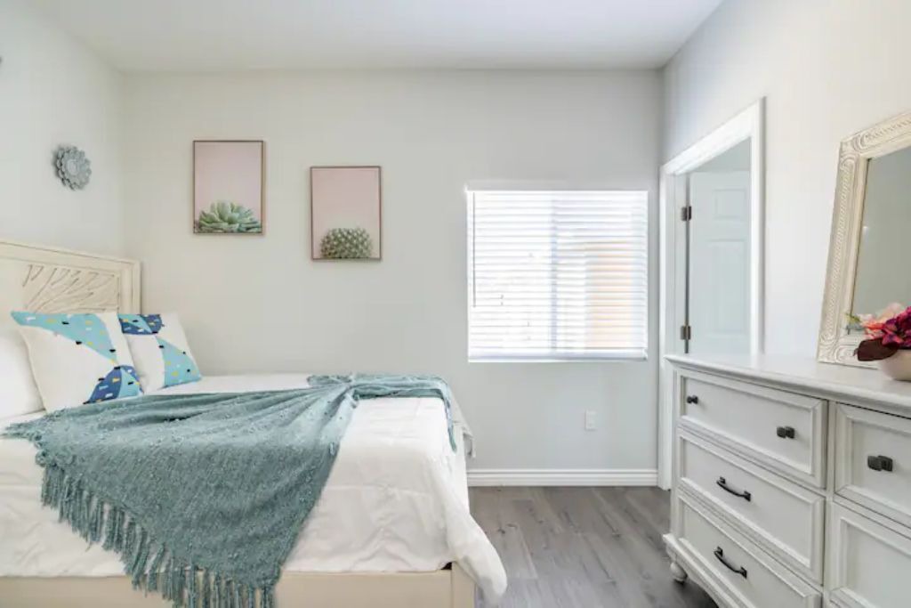 Photo of Bedroom in Midway City